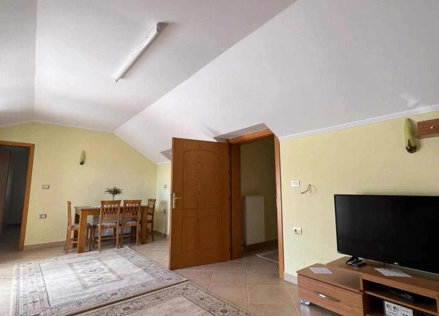 Flower Terrace Apartment Gjirokaster Albania